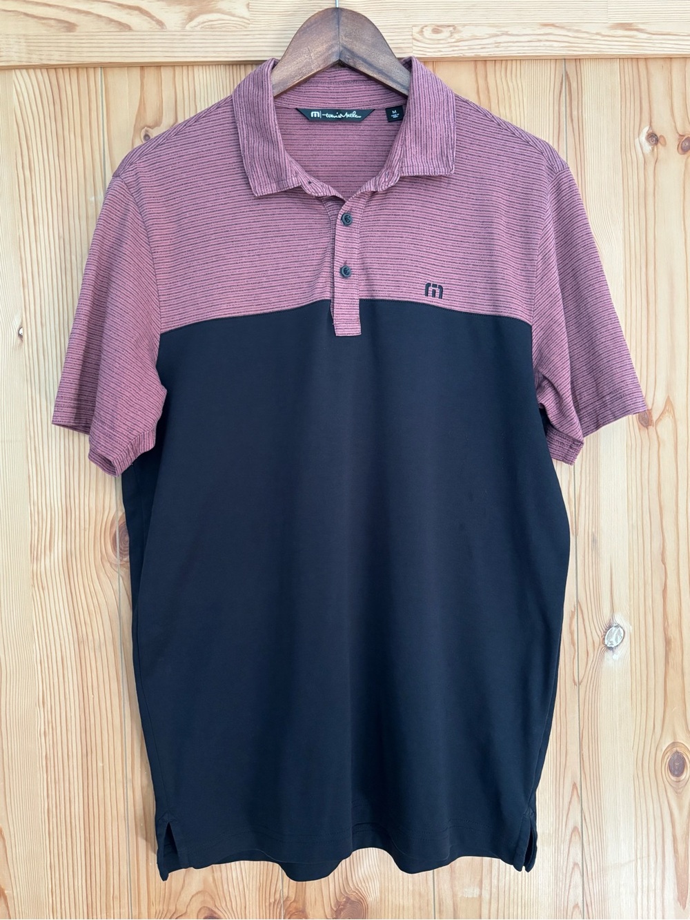 TravisMathew Men’s M Pima Cotton Two-Tone Golf Polo Shirt Mauve/Magenta & Black